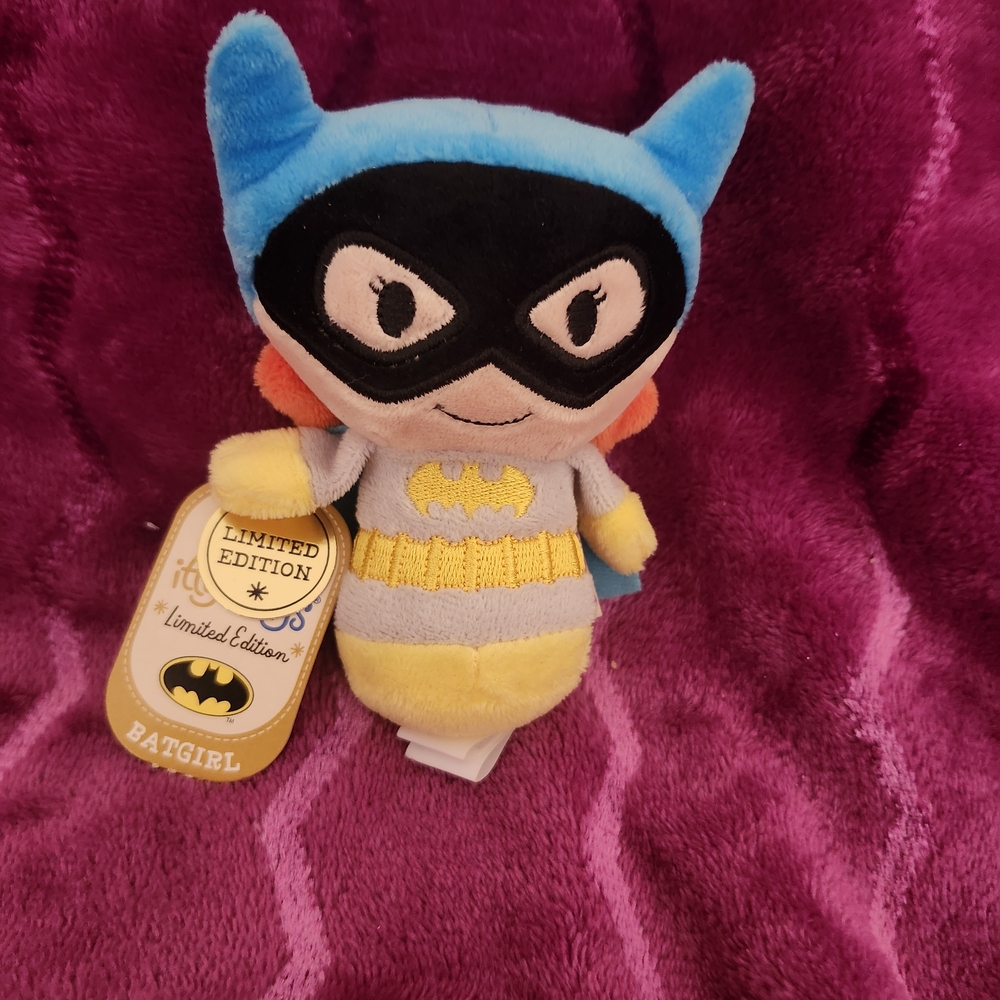 Hallmark Itty Bittys Limited Edition Batgirl Plush Toy - Picture 3 of 4